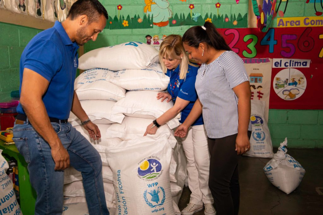 Camilo Atala y los 25 años de trabajo educativo de la Fundación Ficohsa