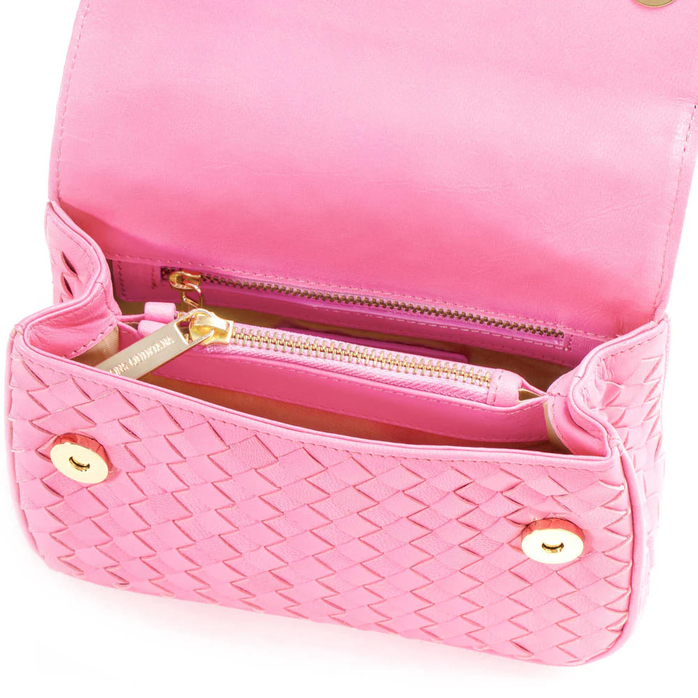 Complementa tu estilo veraniego con los bolsos de Pons Quintana